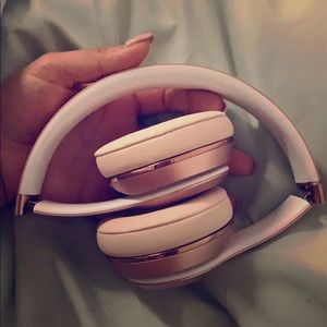 Beats solo 3 wireless headphones